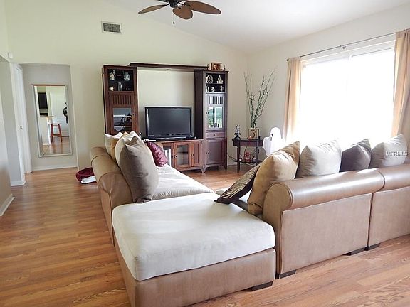 5th image of 17532 Hillside Dr