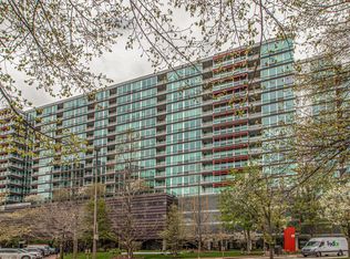 800 Elgin Rd APT 916, Evanston, IL 60201