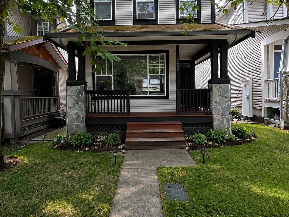 1st image of 243A Maple Cres