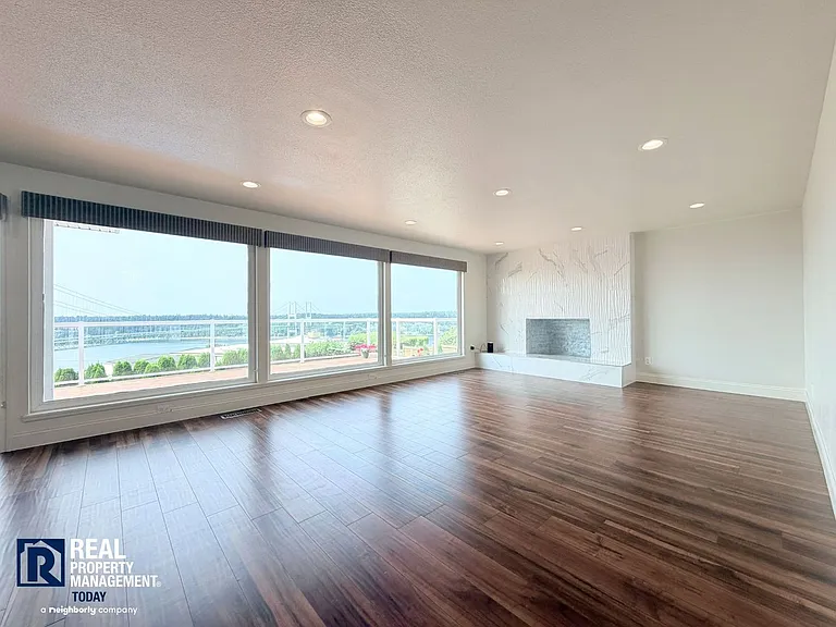 1726 N Jackson Ave — Photo 12