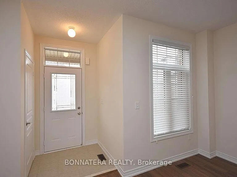 462 Terrace Way — Photo 2