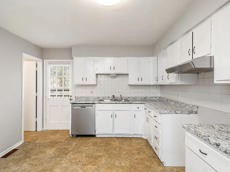 11707 S Williamsburg Dr — Photo 6