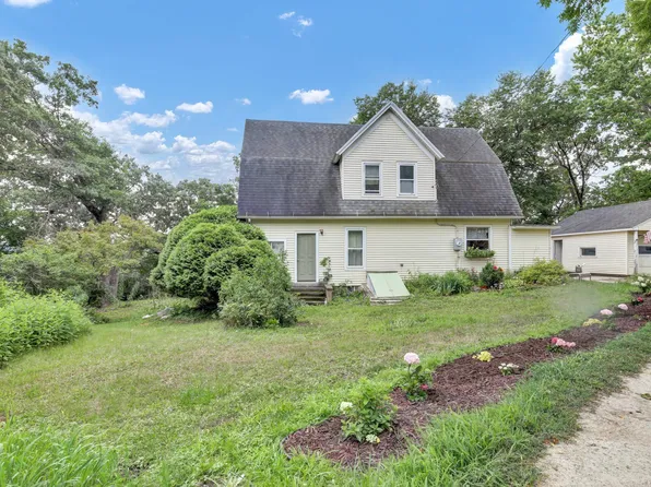 692 School Dr, Zumbro Falls, MN 55991