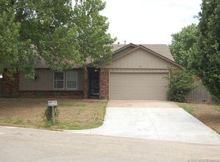516 W Twin Oaks St, Broken Arrow, OK 74011