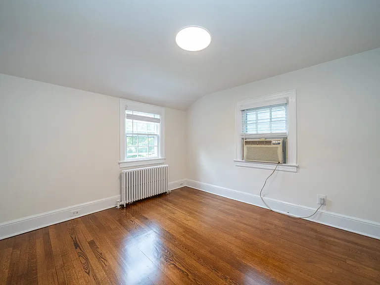 16 Brook St — Photo 28
