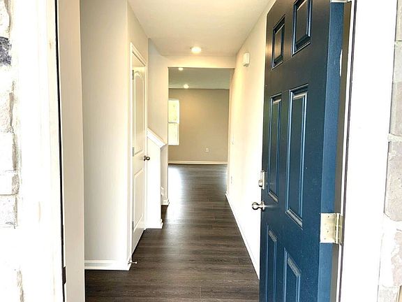 4th image of 940 Nelson Pl