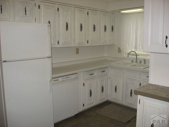 3rd image of 2823 Blue Spruce Dr