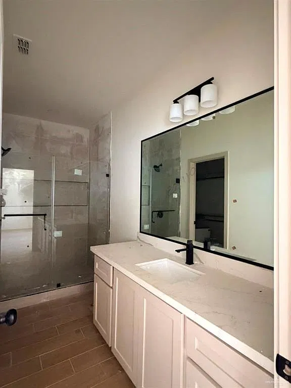 3 bed, 2.0 bath, 1050 sqft, $1,400 — Photo 3