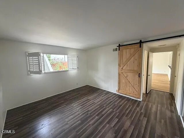 1094 Peninsula St — Photo 17