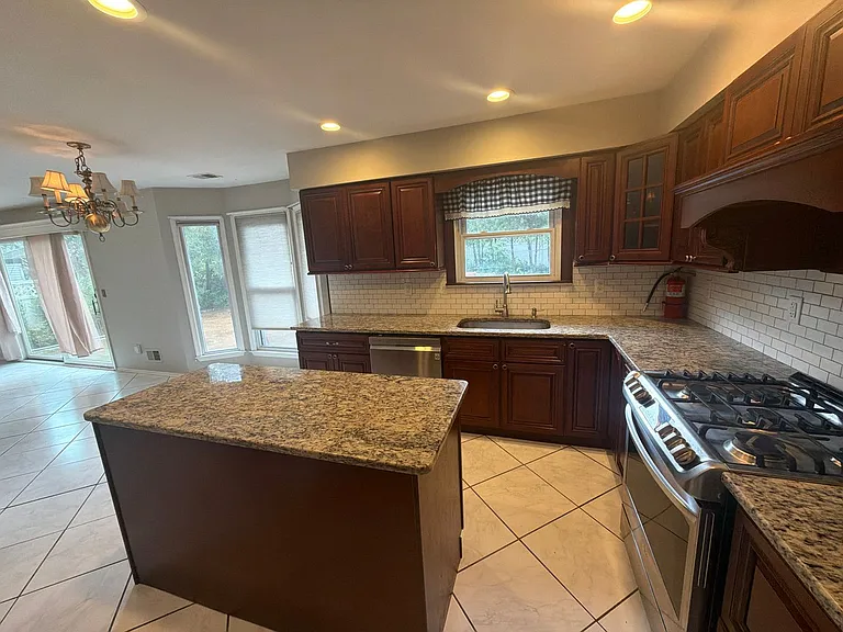 8 Lindner Ln — Photo 25