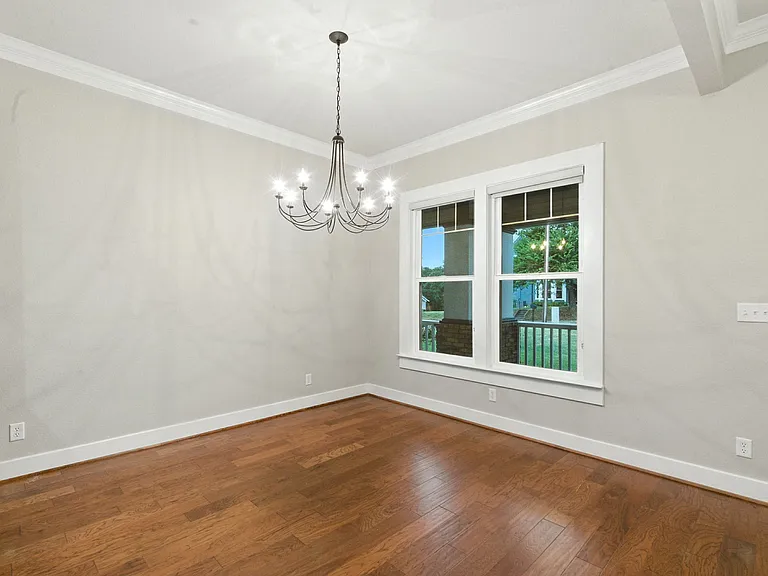 705 S Elm St — Photo 9