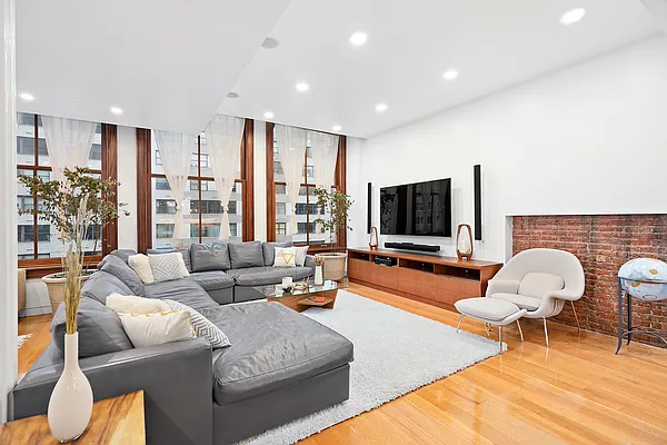 Rented by Compass | media 23