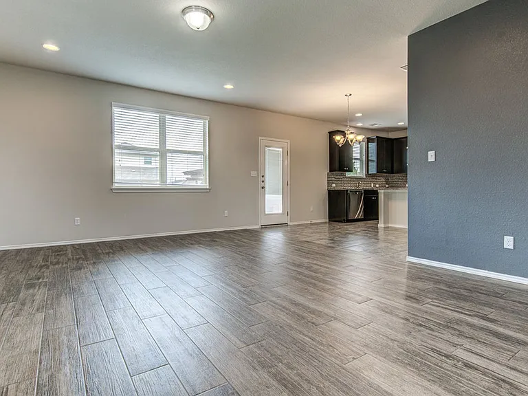 17324 Brittle Ln — Photo 5