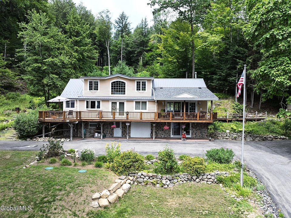 1st image of 1141 North Shore - L26 Road