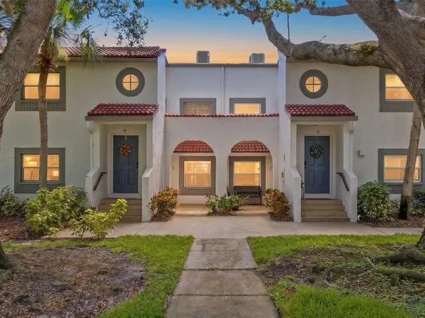 500 Santa Cruz Pl NE APT F, Saint Petersburg, FL 33703