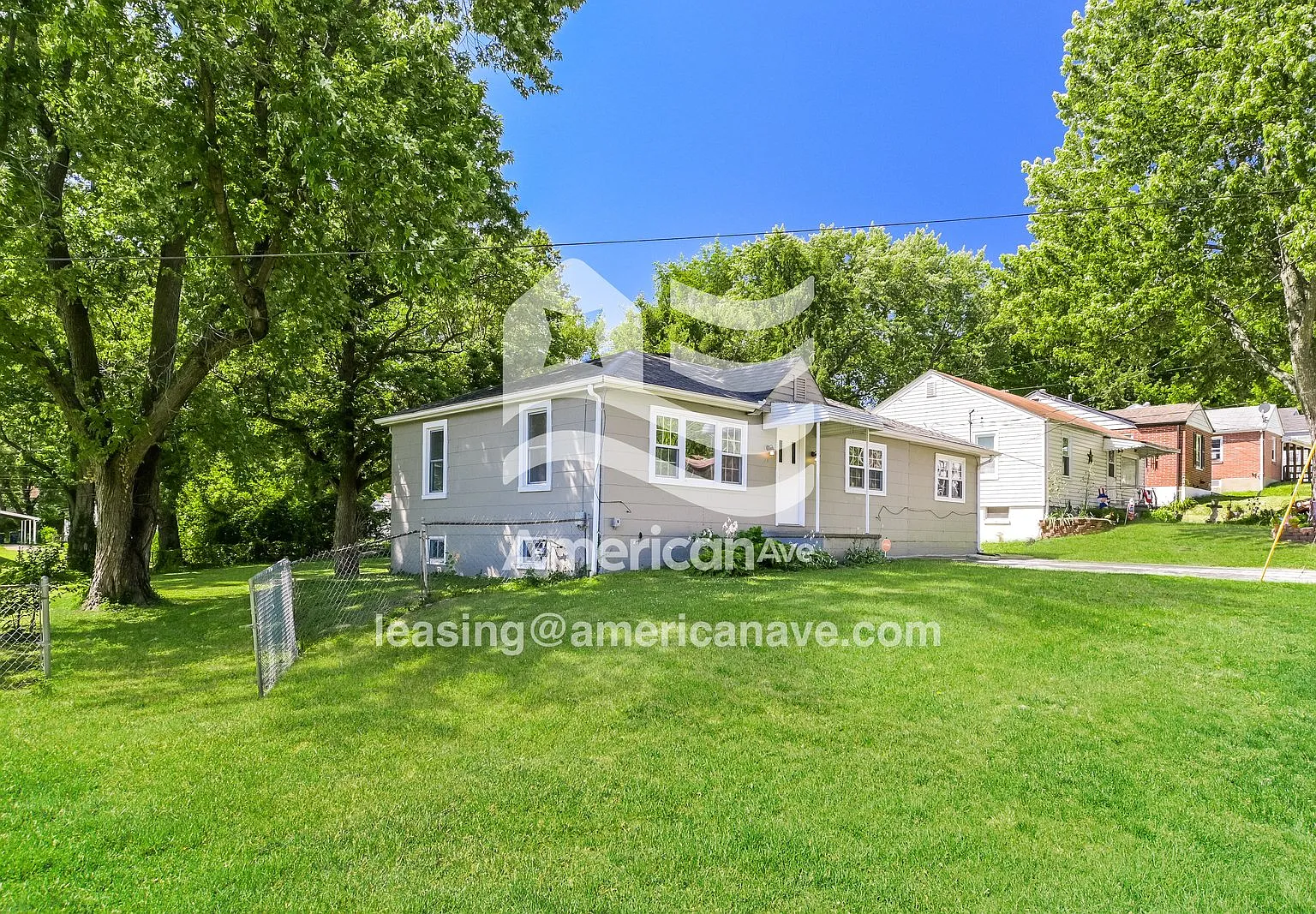 3 bed, 1.0 bath, 976 sqft, $1,286 — Photo 2