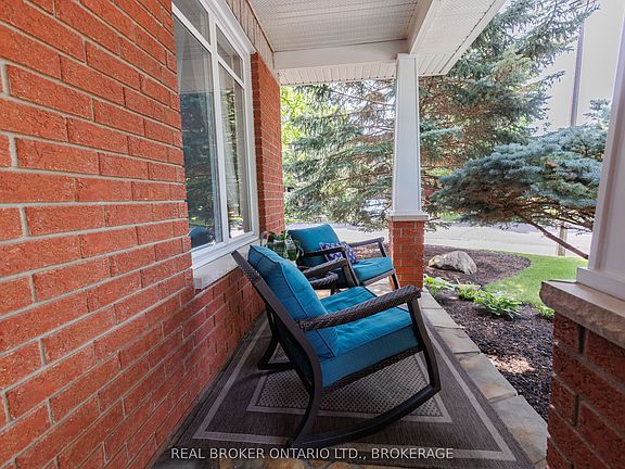 4th image of 11 Redbridge Cres