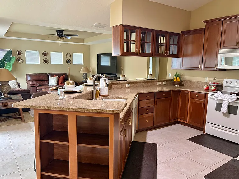 5303 SW 88th Pl — Photo 8