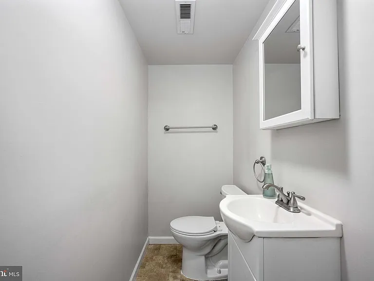 1705 Sherwood Dr — Photo 32