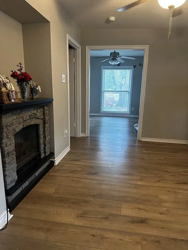 3 bed, 2.0 bath, 1508 sqft, $2,300 — Photo 4