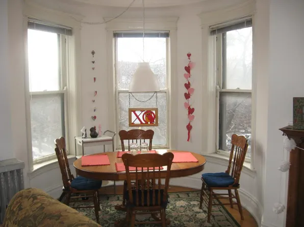 856 W George St, Chicago, IL 60657