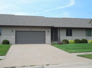 524 Mill Ridge Rd, Clinton, IA 52732