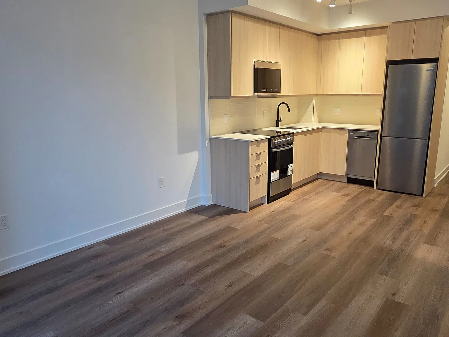 1 bed, $2,050 — Photo 4