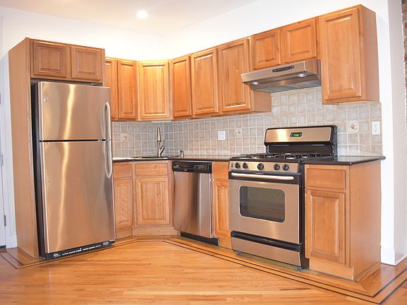 3rd image of 71 Lafayette Ave #1C