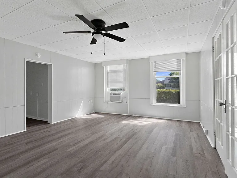 825 Kentucky Ave — Photo 2
