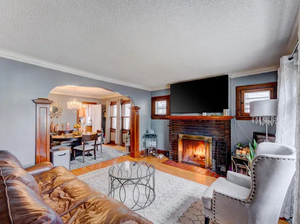 2906 Thomas Ave N, Minneapolis, MN 55411