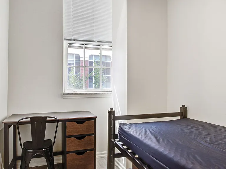 1305 S University Ave — Photo 11
