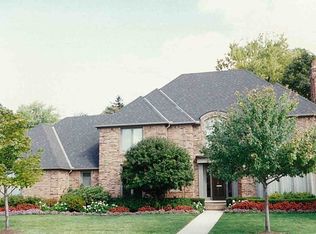 42 Briarwood Pl, Grosse Pointe Farms, MI 48236