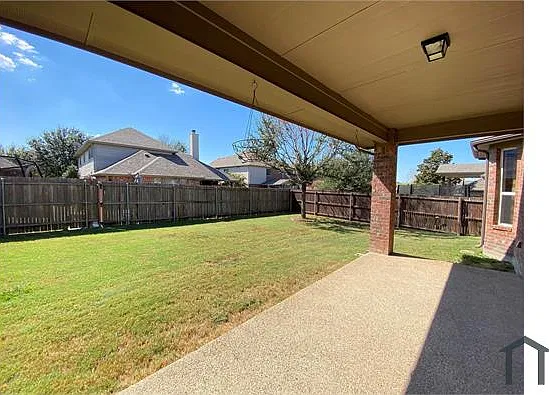 3901 Jeanette Ln