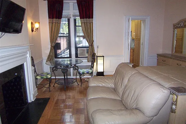 Rented by Susan Finkel, LREB | media 27