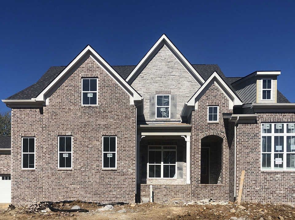 1st image of 813 Crab Orchard Ln