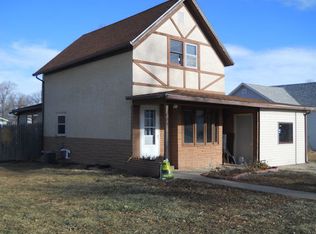 806 State St, Creighton, NE 68729