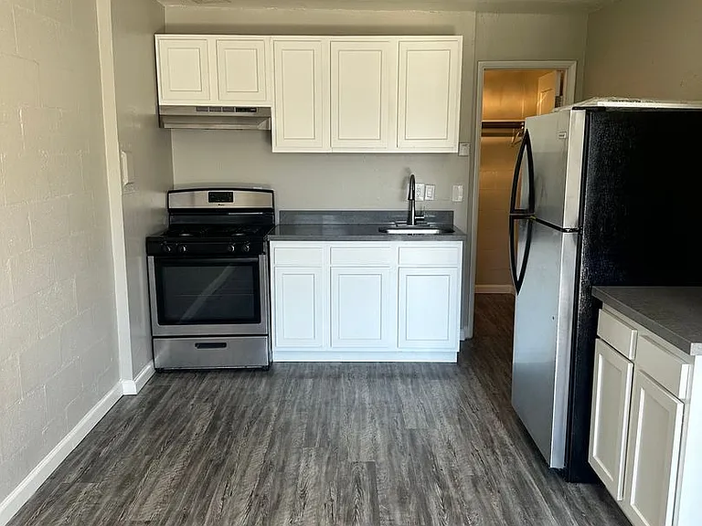Westwood Apartments — Photo 30