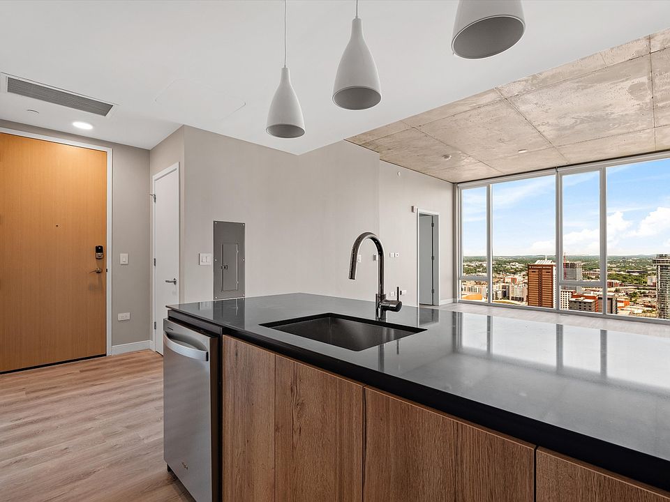 1st image of 805 Church St APT 3206