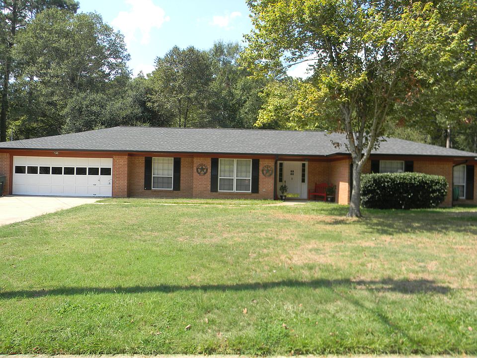 1st image of 3106 Lake Forest Dr