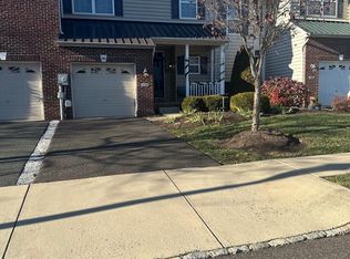 1034 Rosemont Ter, Pennsburg, PA 18073