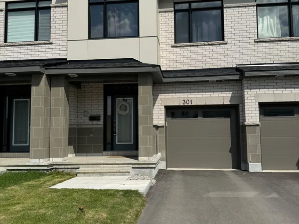 301 Monticello Ave, Ottawa, ON K2S 2S5
