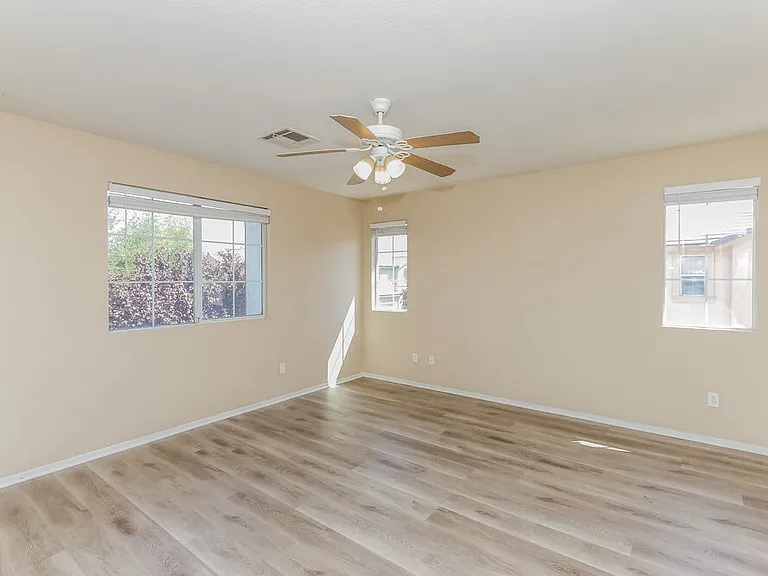 921 Sunny Acres Ave — Photo 10