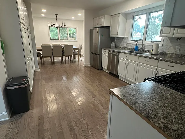 422 W Lake Ave — Photo 7