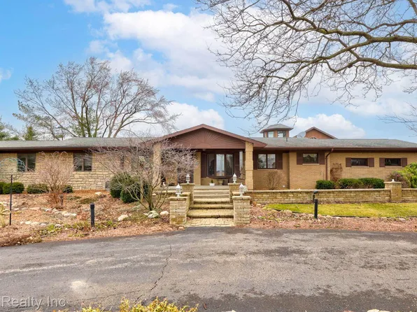 4922 Barnes Rd, Millington, MI 48746