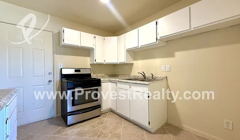 15034 Sequoia St #B — Photo 6