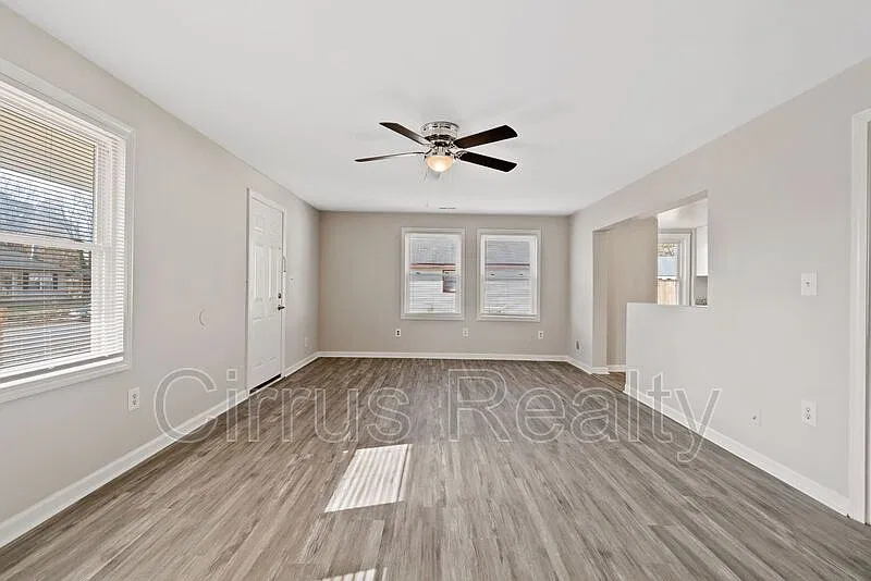 3 bed, 1.0 bath, 1144 sqft, $1,795 — Photo 3