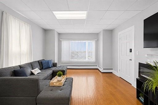 5th image of 613 Durfee St #2