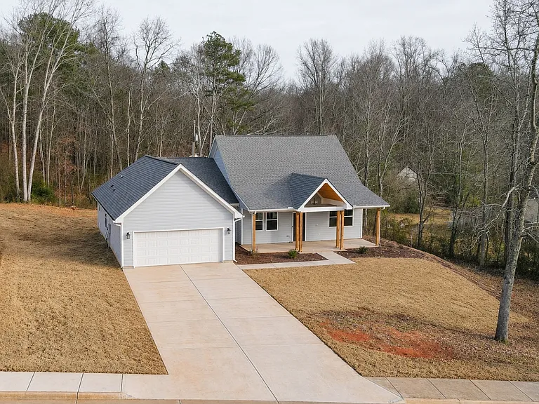 567 Martin Luther King Jr Dr — Photo 1
