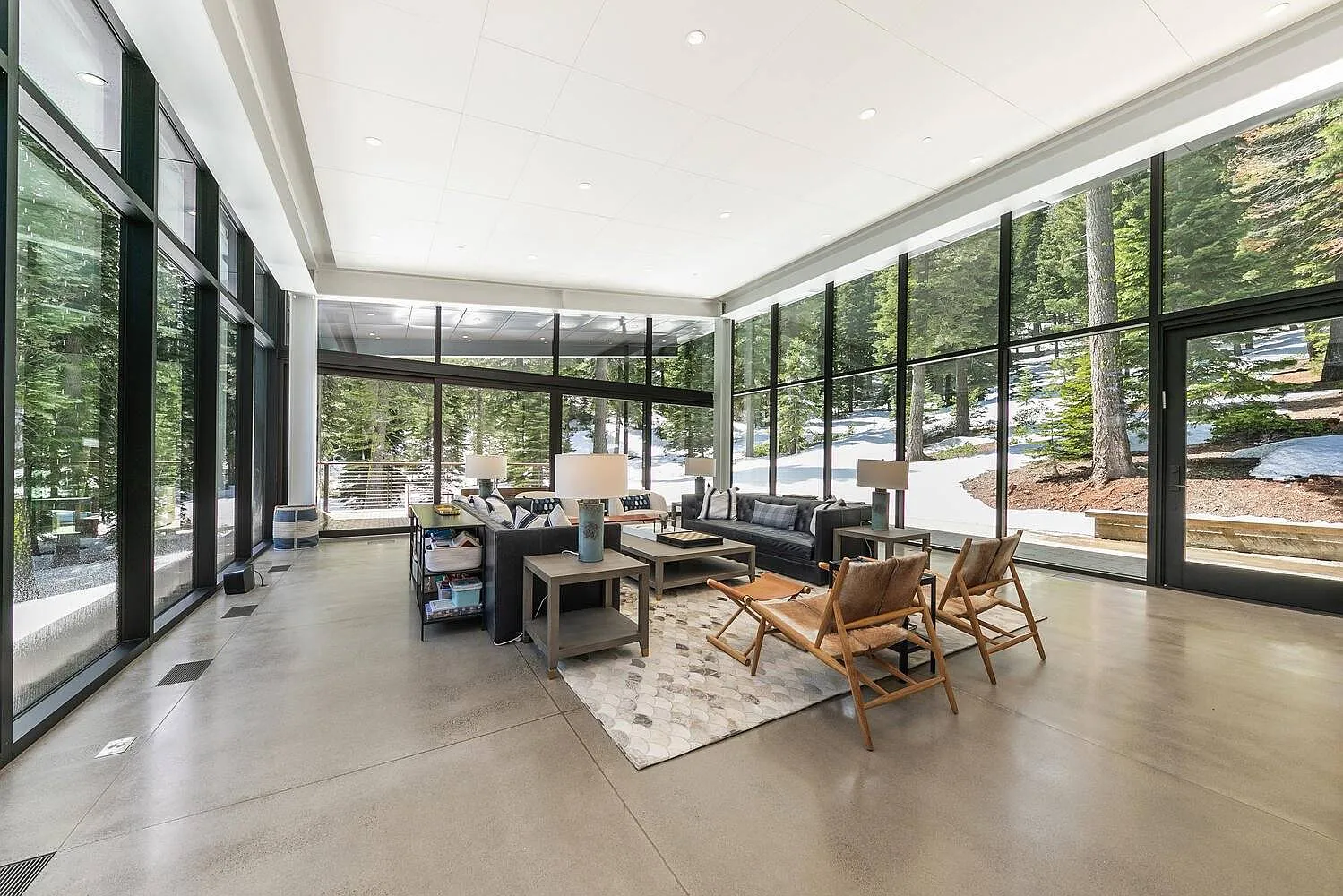 9 bed, 7800 sqft, $25,000 — Photo 3