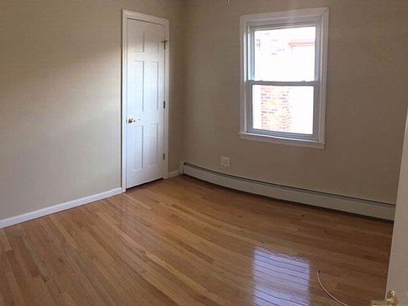 5th image of 14511 Neponsit Ave